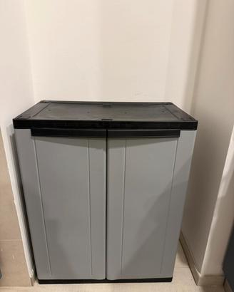 Armadietto in plastica con ripiano
