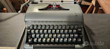 Macchina da scrivere Torpedo 18