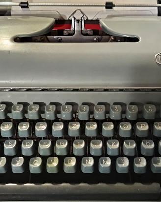 Macchina da scrivere Torpedo 18