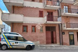 3 LOCALI A SAN MANGO SUL CALORE