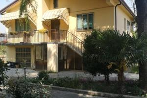 Casa singola con giardino a 1 km dall'aeroporto
