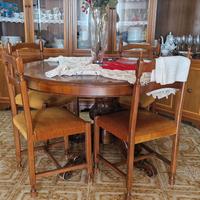 Sala da pranzo completa