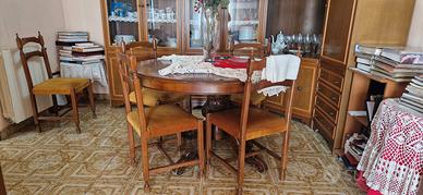 Sala da pranzo completa