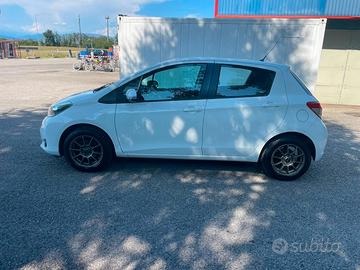 Toyota Yaris 1.0 5 porte Lounge 141000km