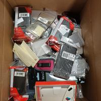 stock di circa 60 custodie smartphone 