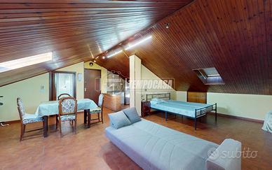 Mansarda a Santa Vittoria d'Alba 1 locali