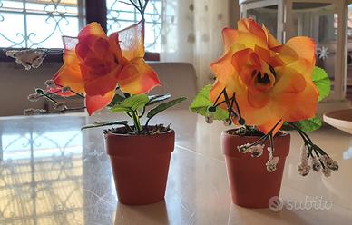 Finti minivasetti con rosa