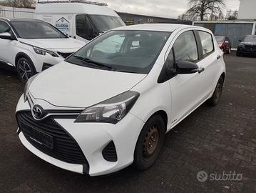 Toyota Yaris 1.0 5 porte Active