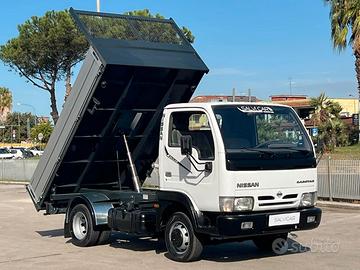 Nissan cabstar ribaltabile gancio traino 2002 cc30