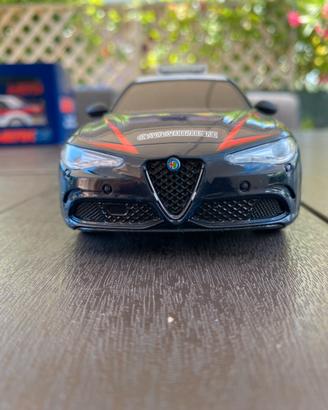 Alfa romeo giuglia qv carabinieri telecomandata