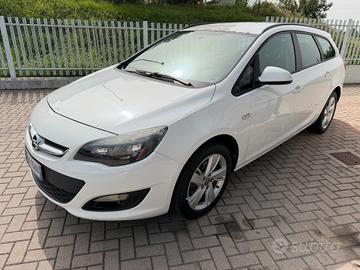 Opel Astra 2.0 CDTI 165CV Sports Tourer Business