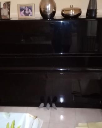 Pianoforte acustico verticale