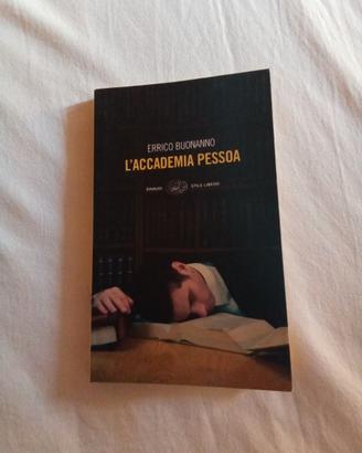 Libro "l'accademia Pessoa"