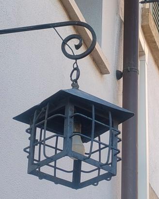 Lampada da esterno in ferro battuto