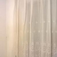 Tende (2 pannelli) a decori traforati + mantovana
