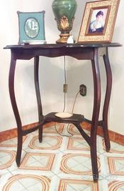 Tavolino d'antiquariato in legno