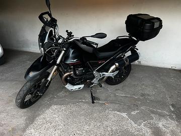 Moto Guzzi V85TT 2022