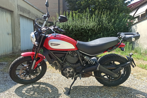 Ducati scrambler 800 icon red