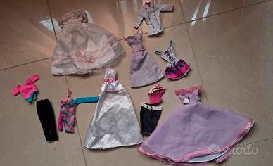Lotto vestiti per barbie