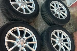 Cerchi originali audi q5 con le gomme 80%