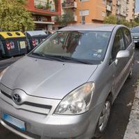 Toyota Corolla Verso D4D 2.2 136 CV – 5