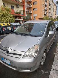 Toyota Corolla Verso D4D 2.2 136 CV – 5