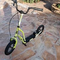 monopattino a spinta 