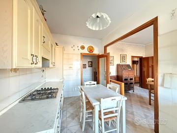 Appartamento al piano terra con balcone e cantina