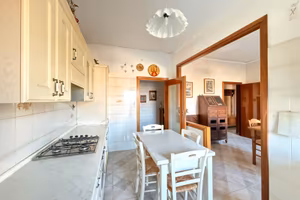 Appartamento al piano terra con balcone e cantina