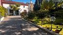 ampia-casa-indipendente-con-ampio-giardino