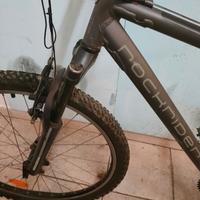 bicicletta mountain bike Rockrider