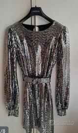 Abito nero effetto specchiato