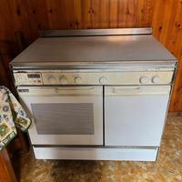 Cucina a Gas – 5 Fornelli con Forno