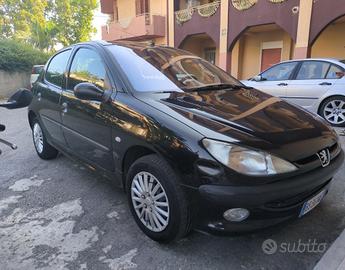 Peugeot 206 - Nera (2001)