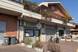 NEGOZIO A CIAMPINO
