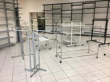 Scaffali,espositori,carrelli,stender,ceste