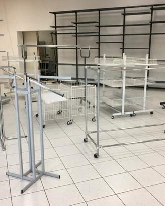 Scaffali,espositori,carrelli,stender,ceste