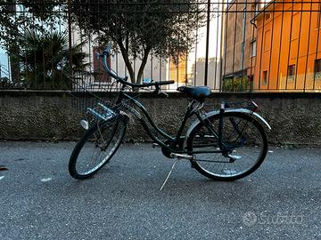 Bici city bike Top Cruiser con cestino