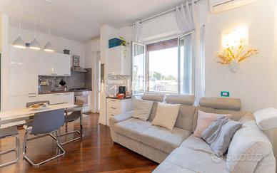 BILOCALE IN PIENO CENTRO - ULTIMO PIANO CON DOPPIO