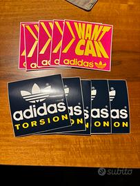 Adesivi adidas