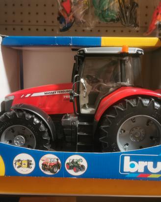 trattore Massey Ferguson Bruder