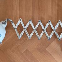 Lampada industriale vintage a braccio a fisarmonic