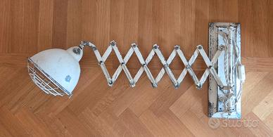 Lampada industriale vintage a braccio a fisarmonic