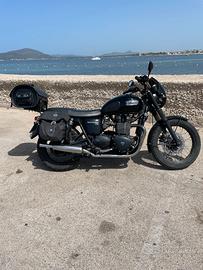 TRIUMPH BONNEVILLE T 100 BLACK