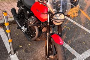 Moto Guzzi V7 - 2023