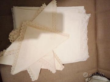 Tovaglia con tovaglioli da antico corredo