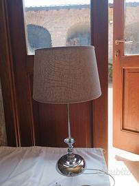 Lampada da tavolo e da comò in acciaio 