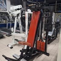 Macchina pettorali da palestra