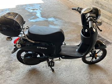 Scooter elettrico ZTECH