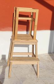 torre montessoriana fatta con sgabelli Ikea 